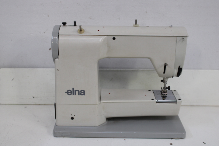 Elna Zig Zag Naaimachine met Koffer – foto 16 – kavel bij GSD Auctions, Zoeterwoude