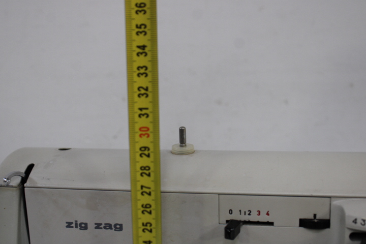 Elna Zig Zag Naaimachine met Koffer – foto 24 – kavel bij GSD Auctions, Zoeterwoude