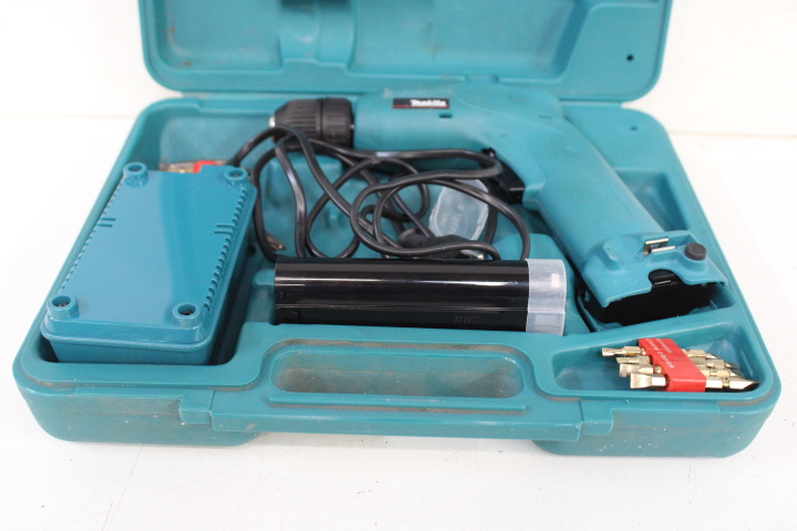 Makita Accu Hechtspijkermachine in Koffer – foto 3 – kavel bij GSD Auctions, Zoeterwoude