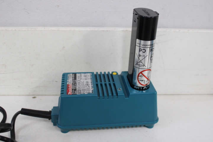 Makita Accu Hechtspijkermachine in Koffer – foto 8 – kavel bij GSD Auctions, Zoeterwoude