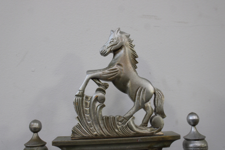 Houten wandklok met paardenornament – foto 6 – kavel bij GSD Auctions, Zoeterwoude