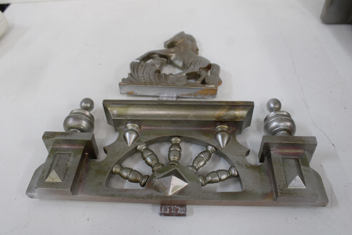 Houten wandklok met paardenornament – foto 19 – kavel bij GSD Auctions, Zoeterwoude