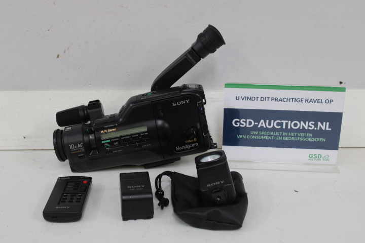 Sony Video8 Handycam camcorder met accessoires – foto 2 – kavel bij GSD Auctions, Zoeterwoude