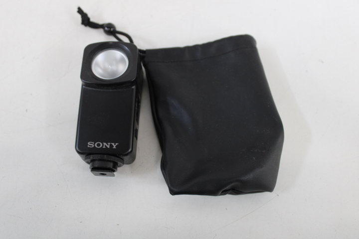 Sony Video8 Handycam camcorder met accessoires – foto 5 – kavel bij GSD Auctions, Zoeterwoude