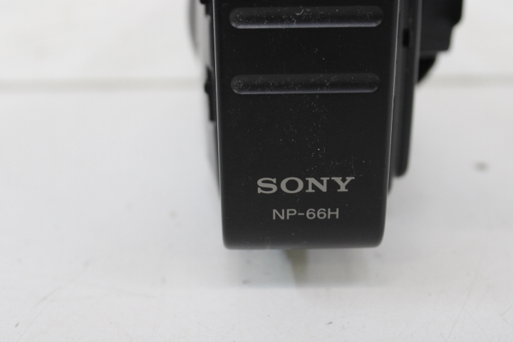 Sony Video8 Handycam camcorder met accessoires – foto 15 – kavel bij GSD Auctions, Zoeterwoude