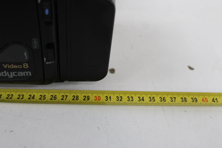 Sony Video8 Handycam camcorder met accessoires – foto 23 – kavel bij GSD Auctions, Zoeterwoude