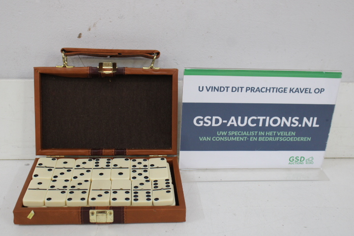 Domino set in bruine koffer – foto 2 – kavel bij GSD Auctions, Zoeterwoude