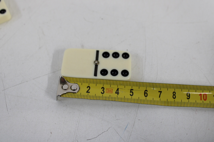 Domino set in bruine koffer – foto 10 – kavel bij GSD Auctions, Zoeterwoude