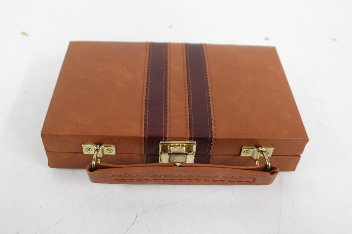 Domino set in bruine koffer – foto 13 – kavel bij GSD Auctions, Zoeterwoude