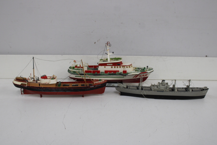 Set van 3 modelschepen – foto 3 – kavel bij GSD Auctions, Zoeterwoude