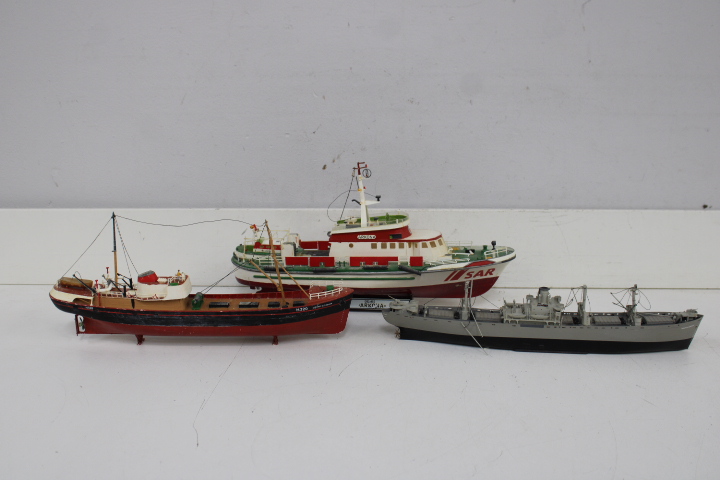 Set van 3 modelschepen – foto 4 – kavel bij GSD Auctions, Zoeterwoude