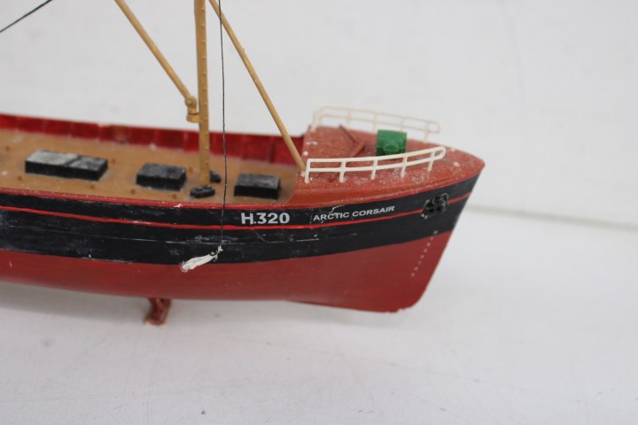 Set van 3 modelschepen – foto 13 – kavel bij GSD Auctions, Zoeterwoude