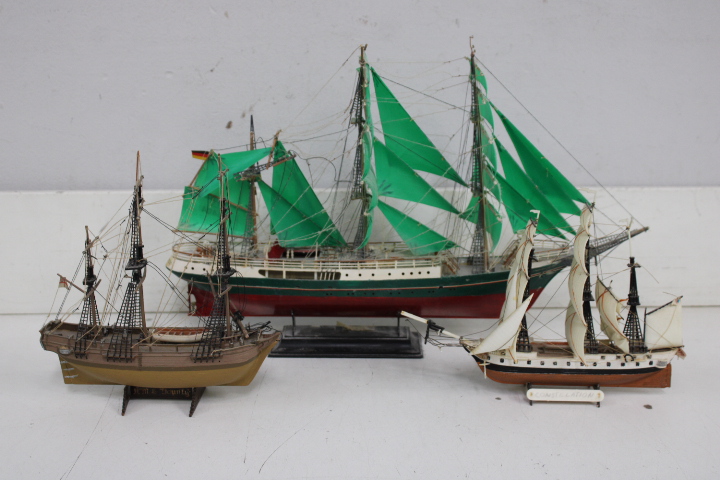 Set van 3 decoratieve scheepsmodellen – foto 3 – kavel bij GSD Auctions, Zoeterwoude