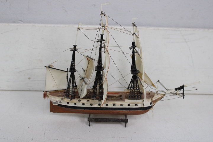Set van 3 decoratieve scheepsmodellen – foto 9 – kavel bij GSD Auctions, Zoeterwoude