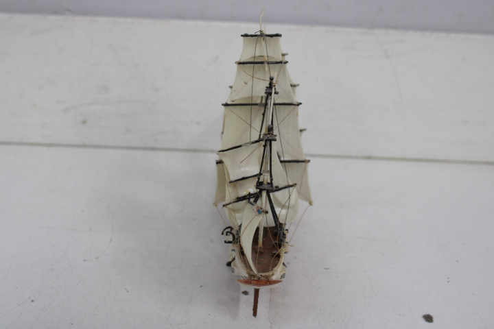 Set van 3 decoratieve scheepsmodellen – foto 10 – kavel bij GSD Auctions, Zoeterwoude