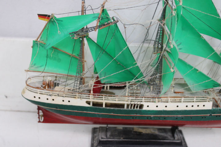 Set van 3 decoratieve scheepsmodellen – foto 19 – kavel bij GSD Auctions, Zoeterwoude