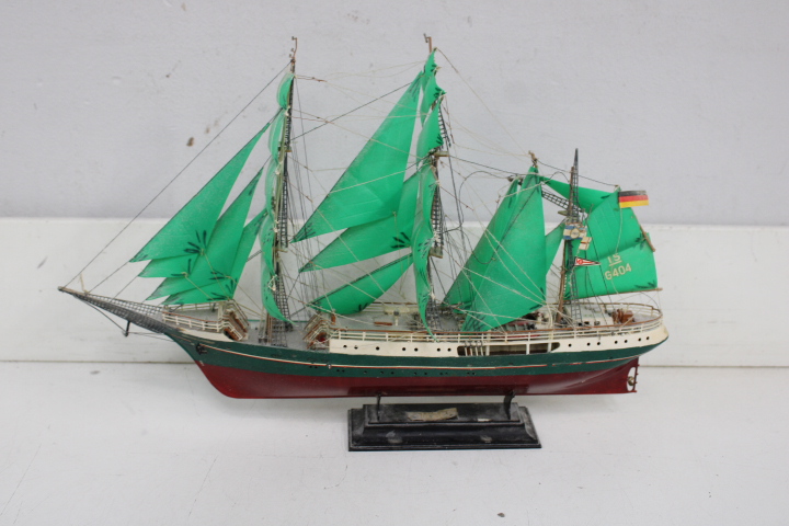 Set van 3 decoratieve scheepsmodellen – foto 22 – kavel bij GSD Auctions, Zoeterwoude