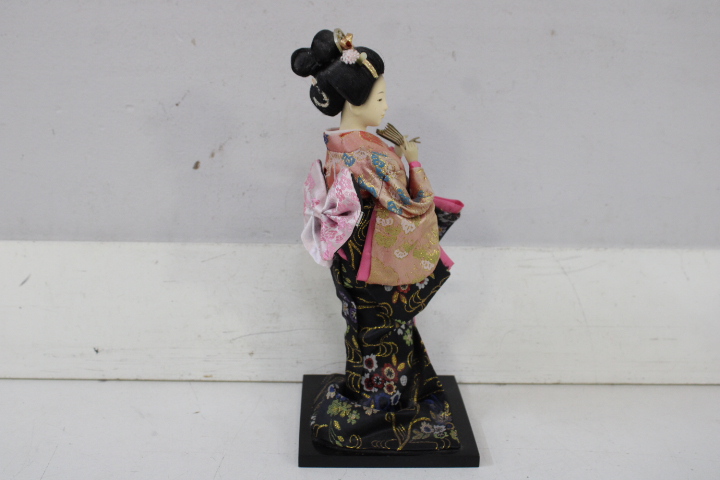 Japanse traditionele geisha pop – foto 12 – kavel bij GSD Auctions, Zoeterwoude