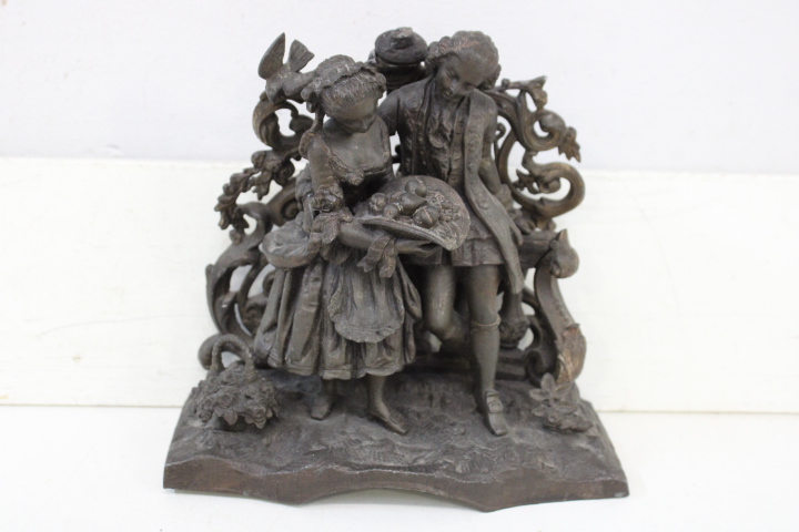 Decoratief bronzen beeld van elegant gekleed paar – foto 3 – kavel bij GSD Auctions, Zoeterwoude