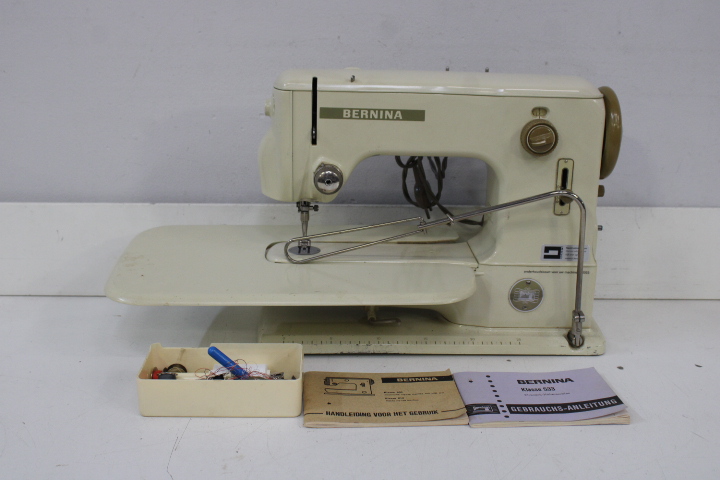 Bernina naaimachine – foto 3 – kavel bij GSD Auctions, Zoeterwoude