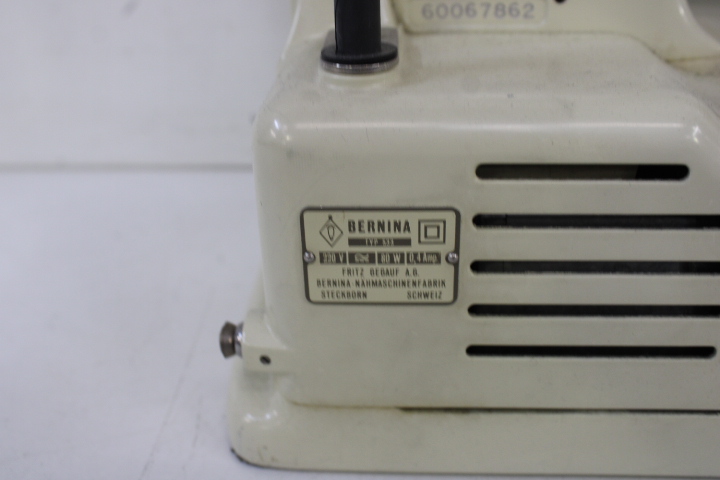 Bernina naaimachine – foto 17 – kavel bij GSD Auctions, Zoeterwoude