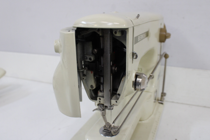 Bernina naaimachine – foto 22 – kavel bij GSD Auctions, Zoeterwoude