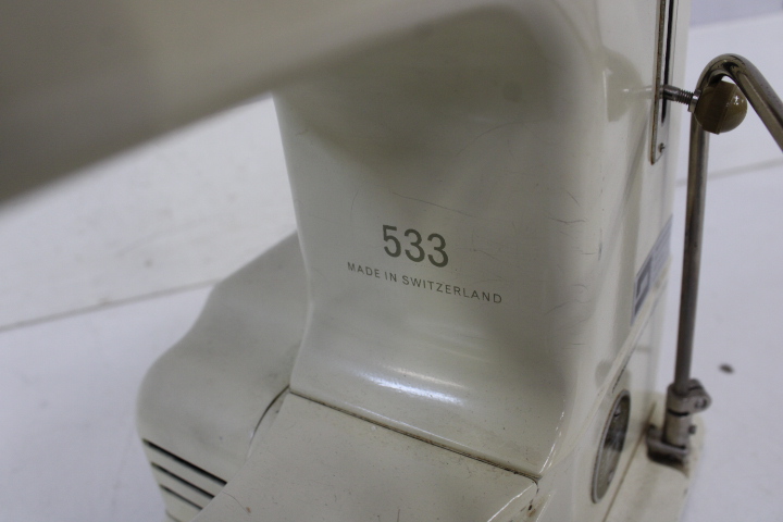 Bernina naaimachine – foto 23 – kavel bij GSD Auctions, Zoeterwoude