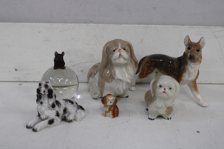 Porselijnen honden beeldjes – foto 4 – kavel bij GSD Auctions, Zoeterwoude