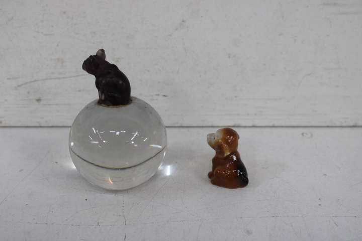 Porselijnen honden beeldjes – foto 6 – kavel bij GSD Auctions, Zoeterwoude