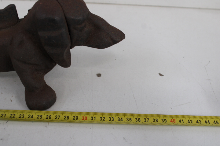Gietijzeren teckel – foto 10 – kavel bij GSD Auctions, Zoeterwoude