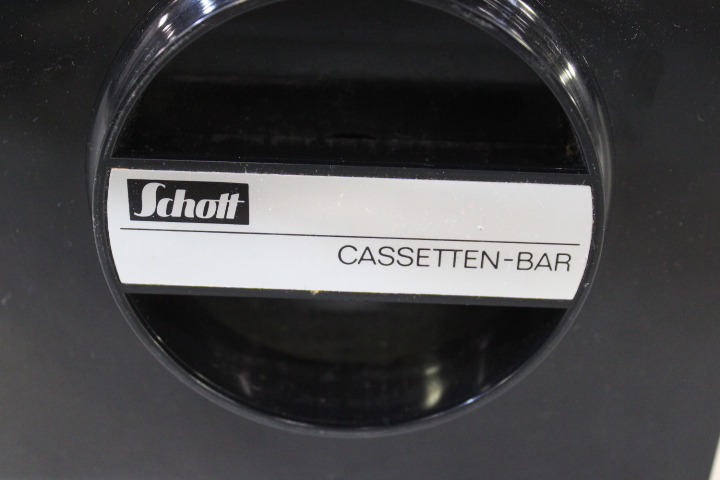 cassette bandjes houder – foto 5 – kavel bij GSD Auctions, Zoeterwoude