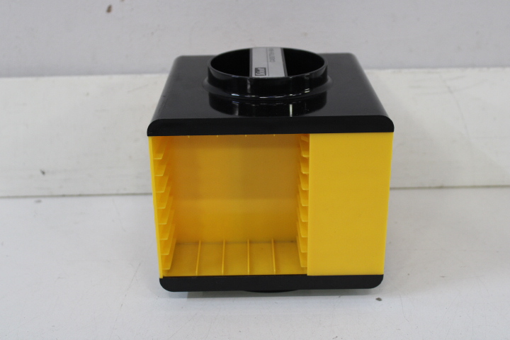 cassette bandjes houder – foto 8 – kavel bij GSD Auctions, Zoeterwoude