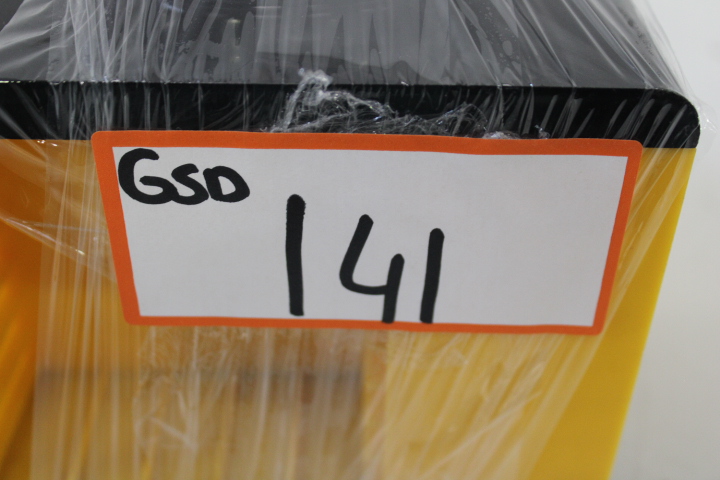 cassette bandjes houder – foto 13 – kavel bij GSD Auctions, Zoeterwoude