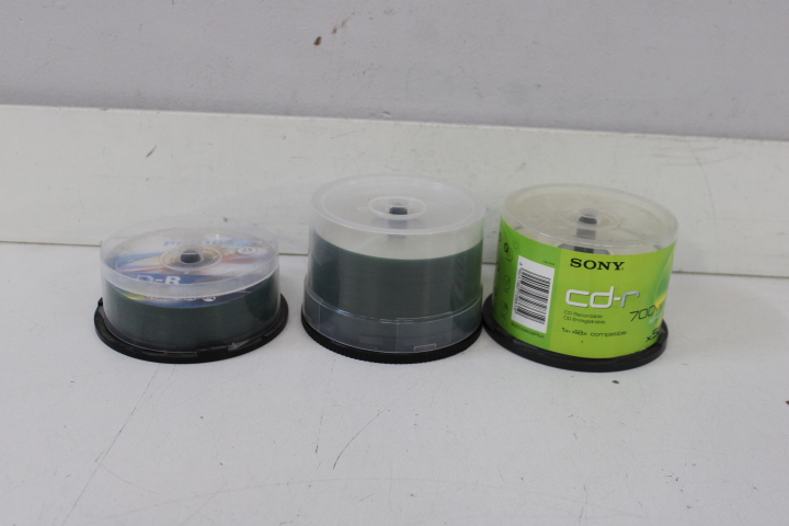 Diverse lege CD-R, DVD-R en DVD+RW schijven in stapels en verpakkingen – foto 18 – kavel bij GSD Auctions, Zoeterwoude