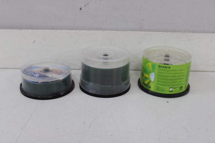 Diverse lege CD-R, DVD-R en DVD+RW schijven in stapels en verpakkingen – foto 19 – kavel bij GSD Auctions, Zoeterwoude
