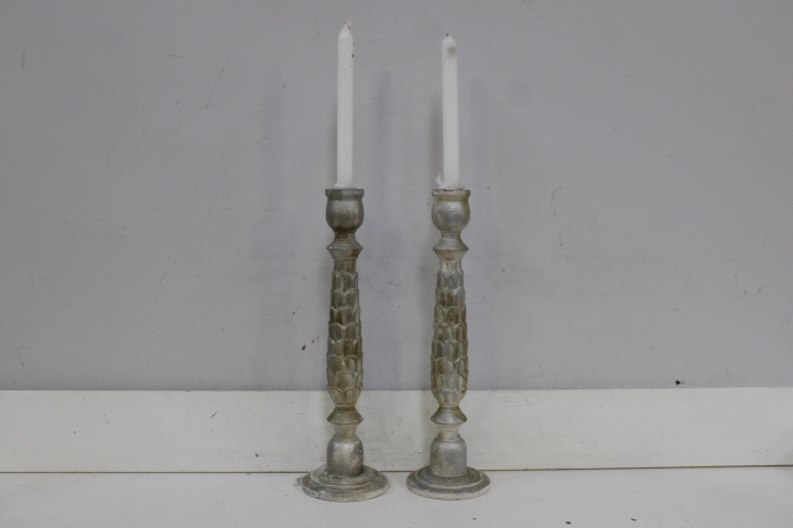 Set kandelaars met witte kaarsen – foto 3 – kavel bij GSD Auctions, Zoeterwoude