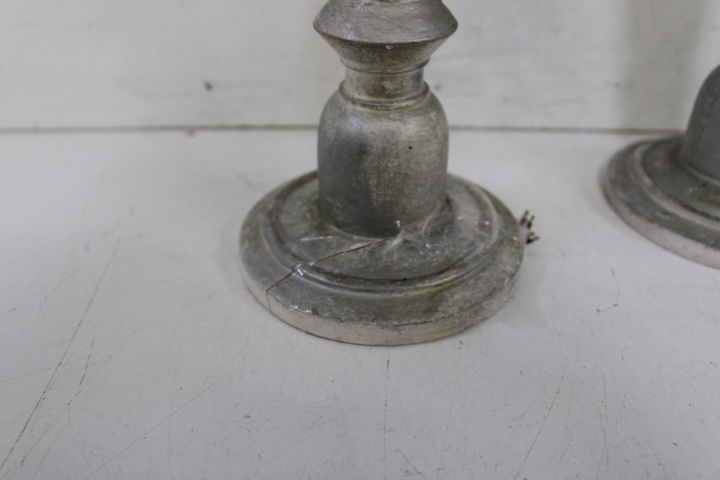 Set kandelaars met witte kaarsen – foto 10 – kavel bij GSD Auctions, Zoeterwoude