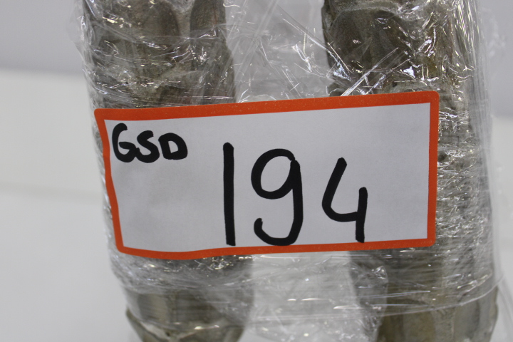 Set kandelaars met witte kaarsen – foto 20 – kavel bij GSD Auctions, Zoeterwoude