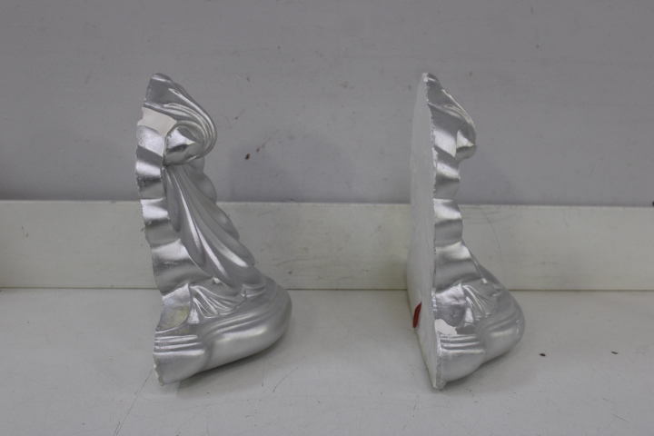 Set van 2 zilverkleurige wanddecoraties in schelpmotief – foto 11 – kavel bij GSD Auctions, Zoeterwoude