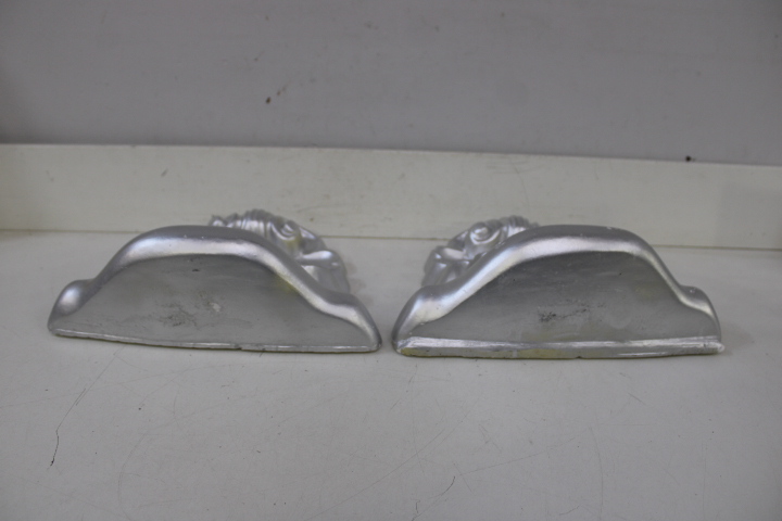 Set van 2 zilverkleurige wanddecoraties in schelpmotief – foto 12 – kavel bij GSD Auctions, Zoeterwoude