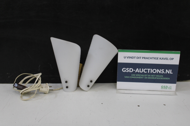 Set vintage wandlampen met witte schermen – foto 2 – kavel bij GSD Auctions, Zoeterwoude