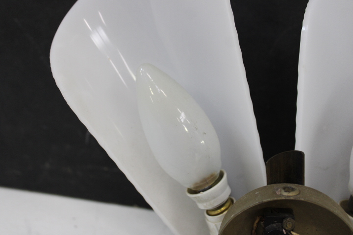 Set vintage wandlampen met witte schermen – foto 13 – kavel bij GSD Auctions, Zoeterwoude