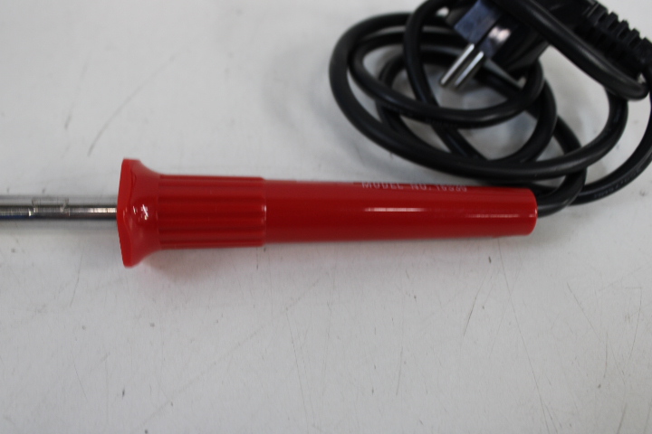 Rood soldeerapparaat met toebehoren in blauwe opbergkoffer – foto 11 – kavel bij GSD Auctions, Zoeterwoude