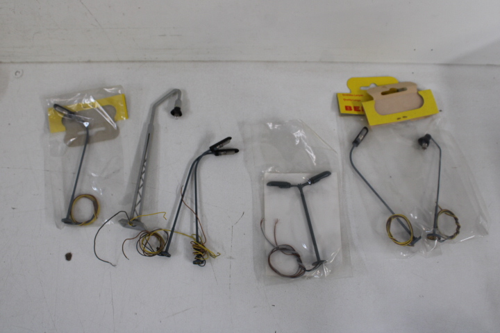 Modelspoorbouw set met treinen en rails – foto 11 – kavel bij GSD Auctions, Zoeterwoude