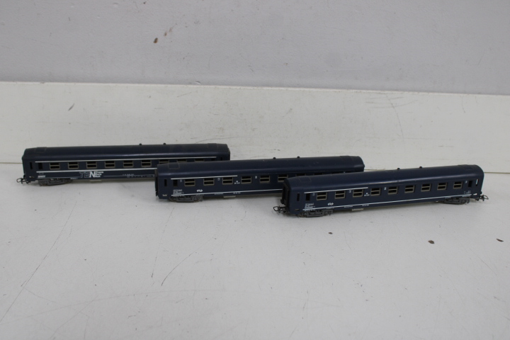 Modelspoorbouw set met treinen en rails – foto 25 – kavel bij GSD Auctions, Zoeterwoude