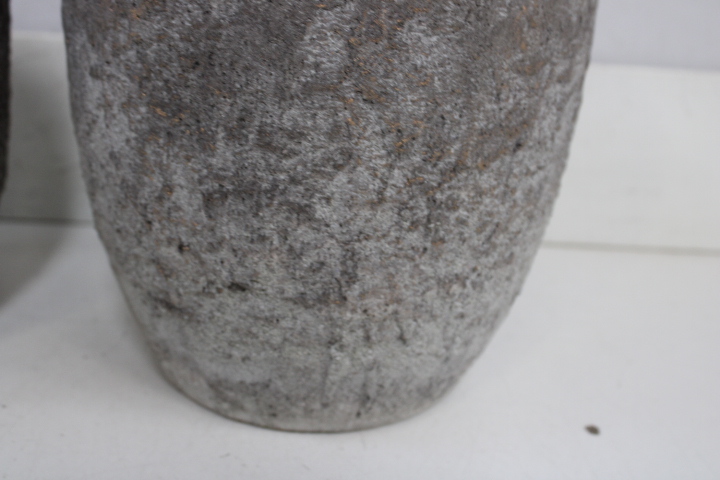 Set van 2 plantenpotten – foto 10 – kavel bij GSD Auctions, Zoeterwoude