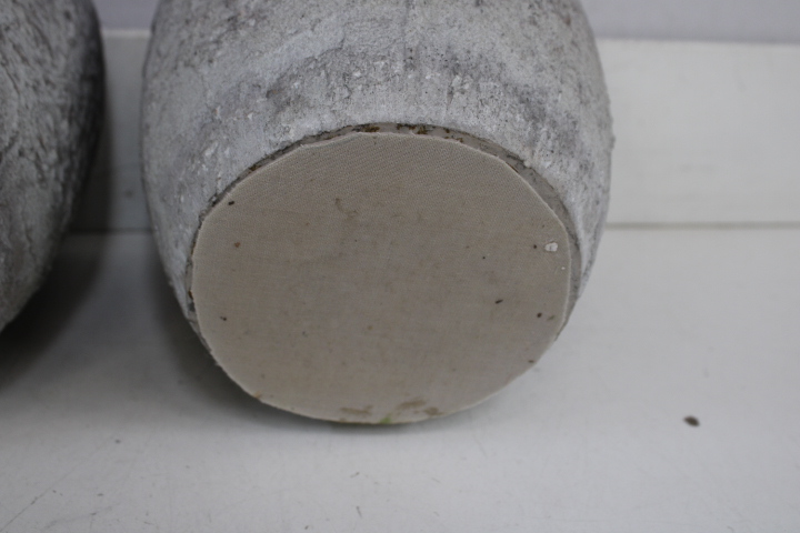Set van 2 plantenpotten – foto 14 – kavel bij GSD Auctions, Zoeterwoude