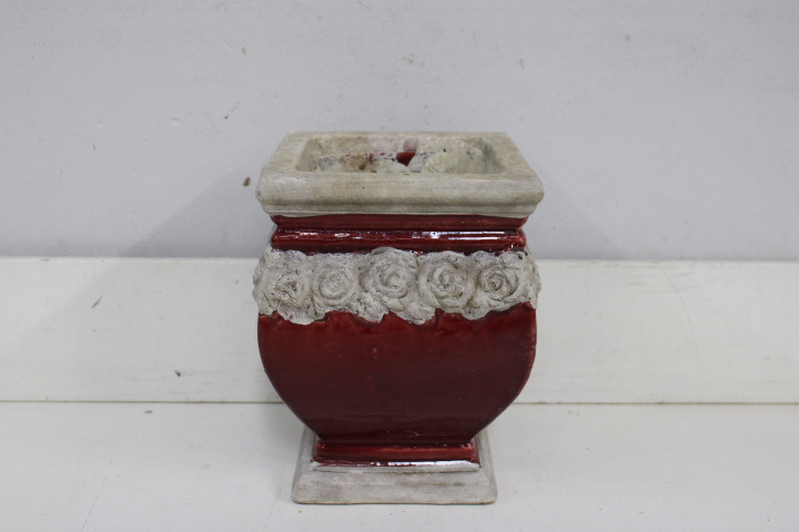 Set van vier decoratieve plantenpotten van keramiek en kunststof – foto 16 – kavel bij GSD Auctions, Zoeterwoude