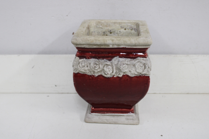 Set van vier decoratieve plantenpotten van keramiek en kunststof – foto 18 – kavel bij GSD Auctions, Zoeterwoude
