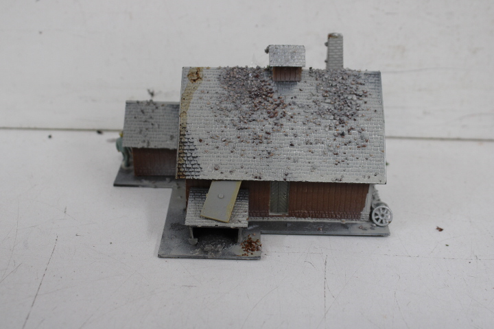 Modelbouw treinstation, brug, bergen en bomen – foto 16 – kavel bij GSD Auctions, Zoeterwoude
